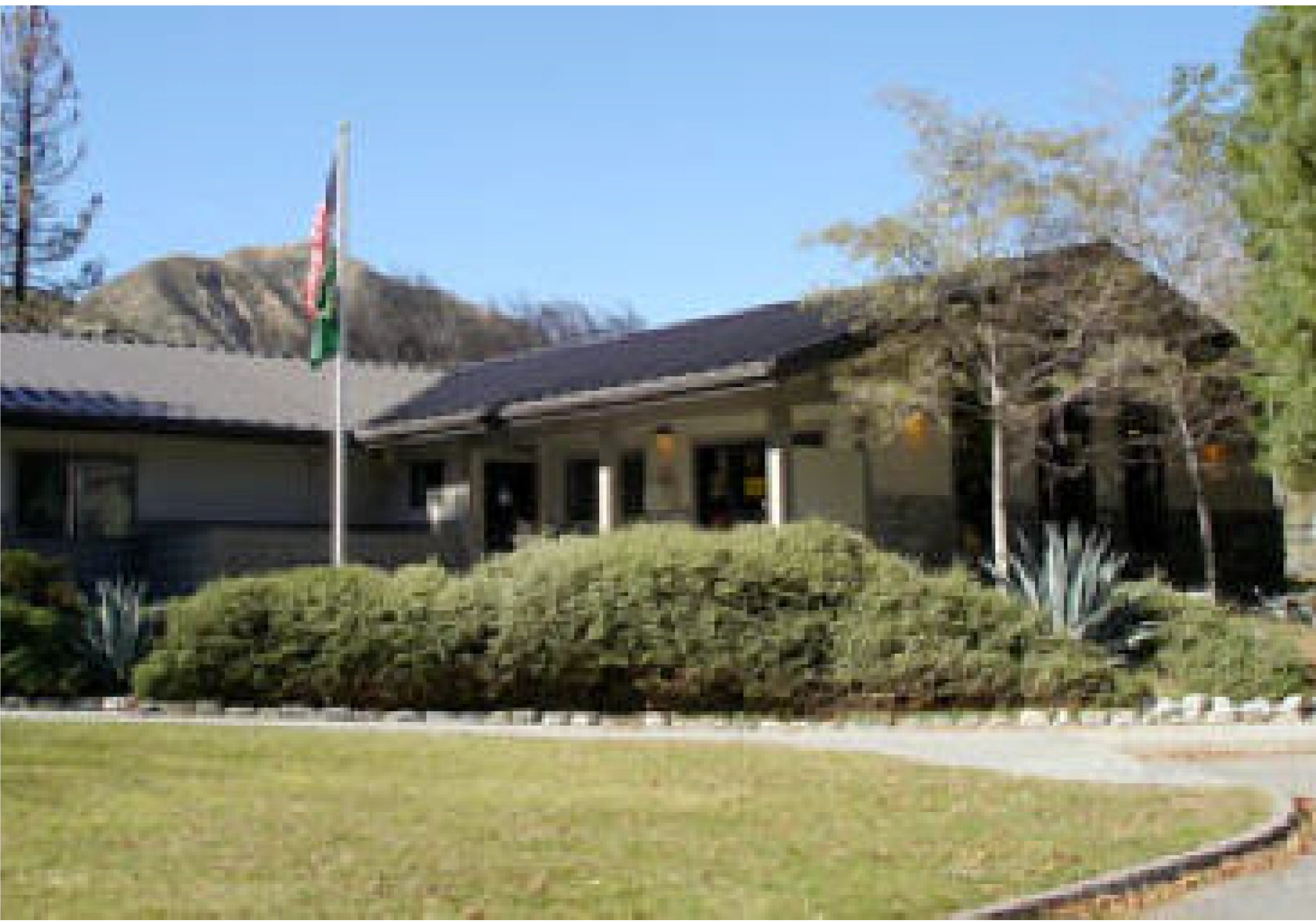 Picture of the front entrance to the Lytle Creek Ranger Station