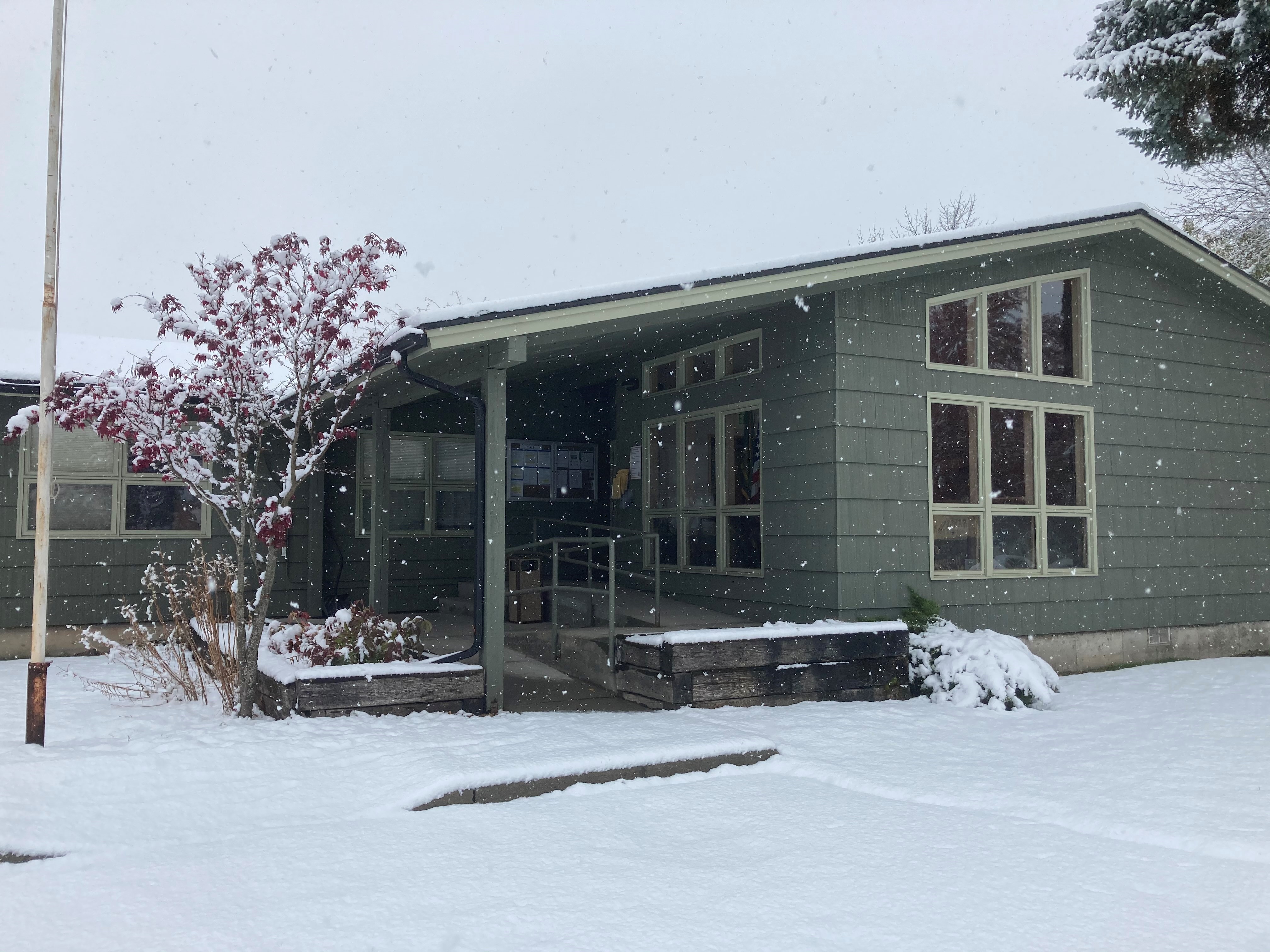 Three Rivers Ranger District Office in snow