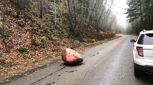 FS Rd 2300_Boulder in the middle of the road (47.39589, 123.31420)