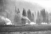 1910 photo of tent cabins being used.