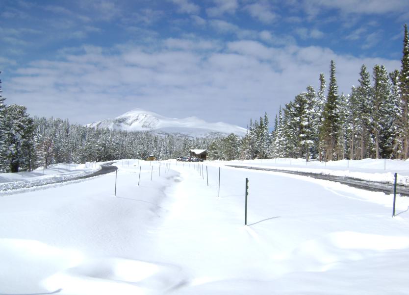 Image of the gateway parking lot for the Brainard Lake Recreation Area