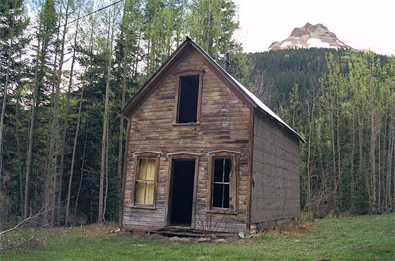 Photo of  abandoned house