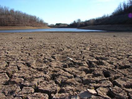 An image of a dry riverbed.