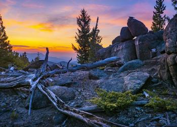An alpine sunset on a ridgeline