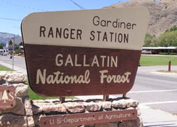 The Gardiner Ranger District Office sign.